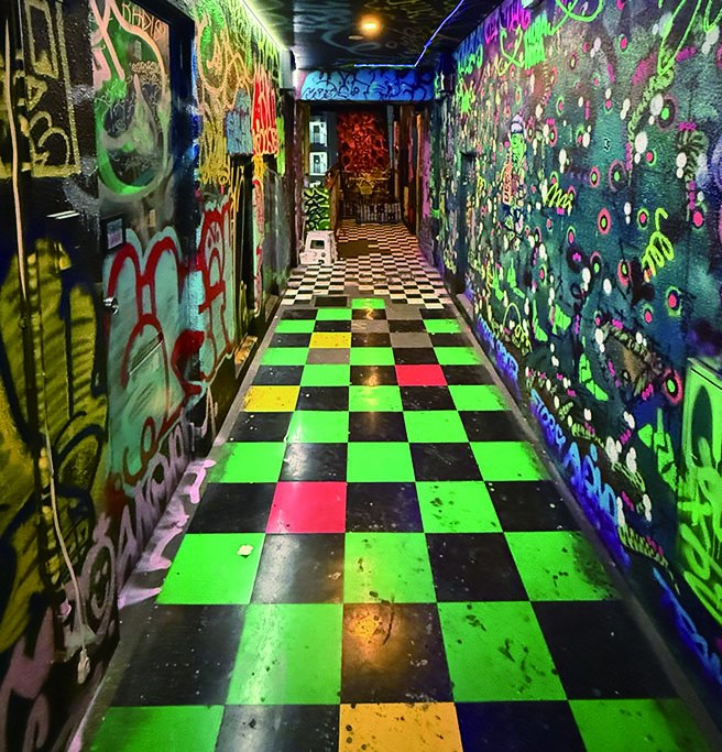 6F GRAFFITI — Room G